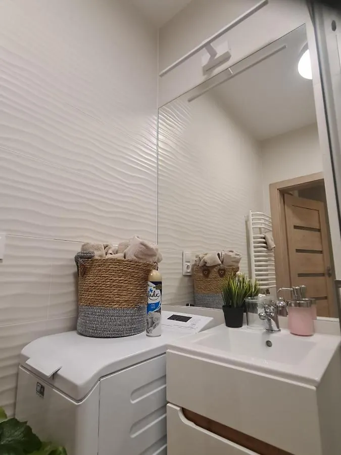 Mostowa 23 Bruno Apartment, Self Check-In 24H, Free Parking, Air-Conditioning Poznan Apartment